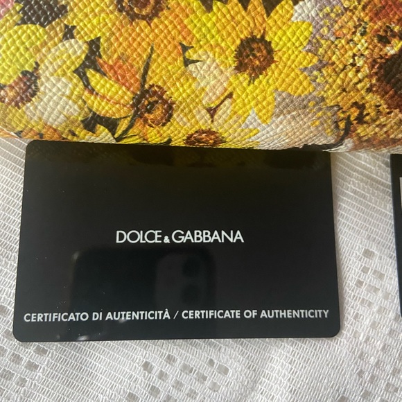 🔥Dolce &Gabbana, Gift done perfect, Authentic, classic style, for loved ones⭐️ - Picture 10 of 13